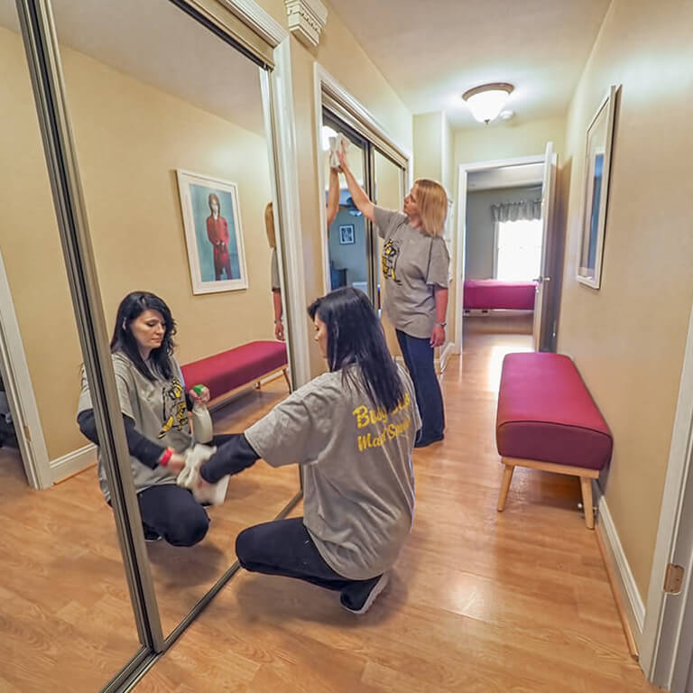 cleaning-empty-house